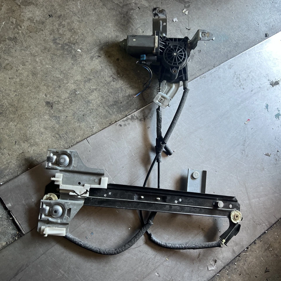 Regulador de ventana eléctrico para Chevy Tahoe GMC Yukon 2000-2006 con motor trasero derecho Foto 2 de 4