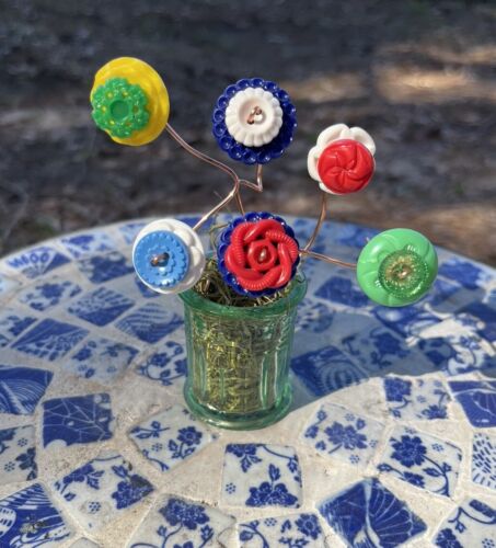 Red Blue Yellow Vintage Button Flower Bouquet Mini Green Depression Glass Holder - Picture 1 of 8