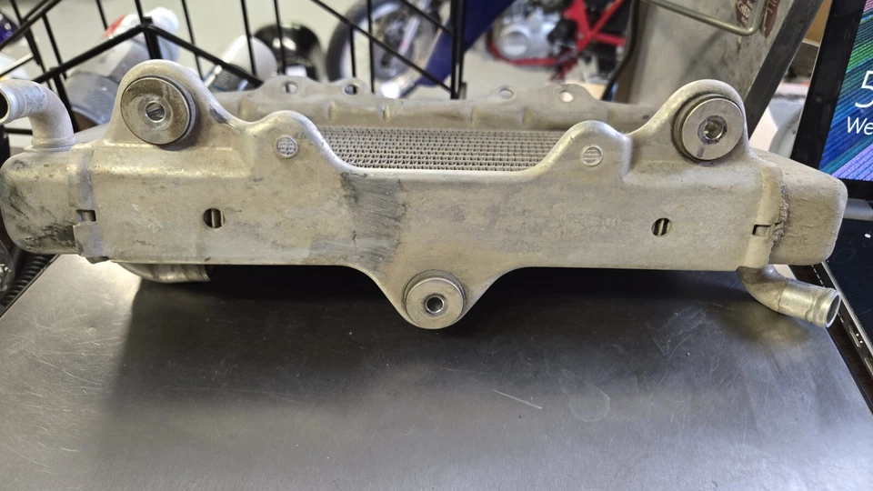 Radiador OEM YAMAHA WR450F 2003-2004 (LH) 5TJ-1240A-00-00 - Imagem 4 de 4