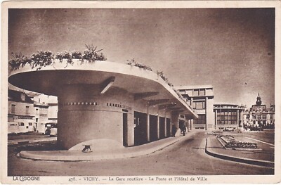 E0210 VICHY - VIEW OF BUS STATION, POST OFFICE AND TOWN HALL