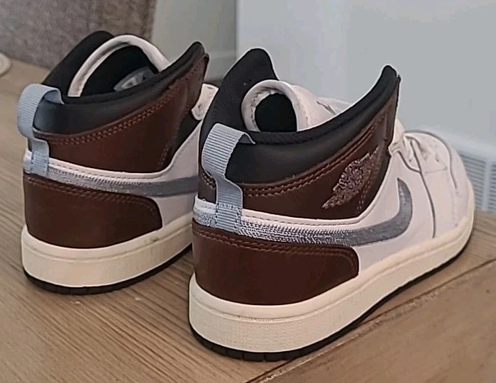 Air Jordan 1 Mid SE White Blue Grey Black Sail FQ8220-142 Size 2Y - Image 3 of 4