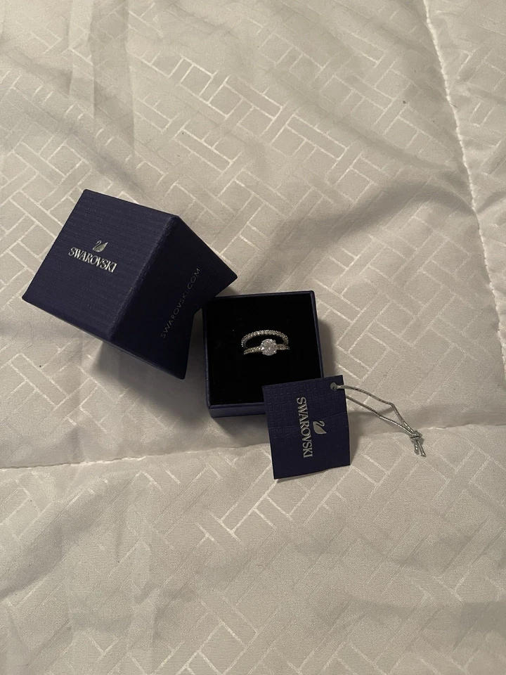 Swarovski Crystal Engagement & Wedding Ring Set Size 5 | Round Solitaire +... - Image 2 of 3