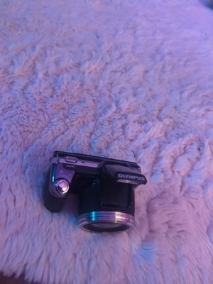 Olympus SP-810UZ 14MP Digital Camera