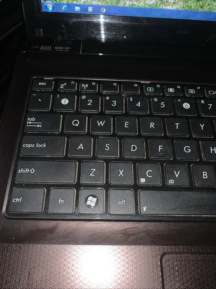 Portátil retro para juegos Asus K52K - Windows 7 Ultimate | 8 GB DDR2 RAM | 120 GB SSD Foto 4 de 4