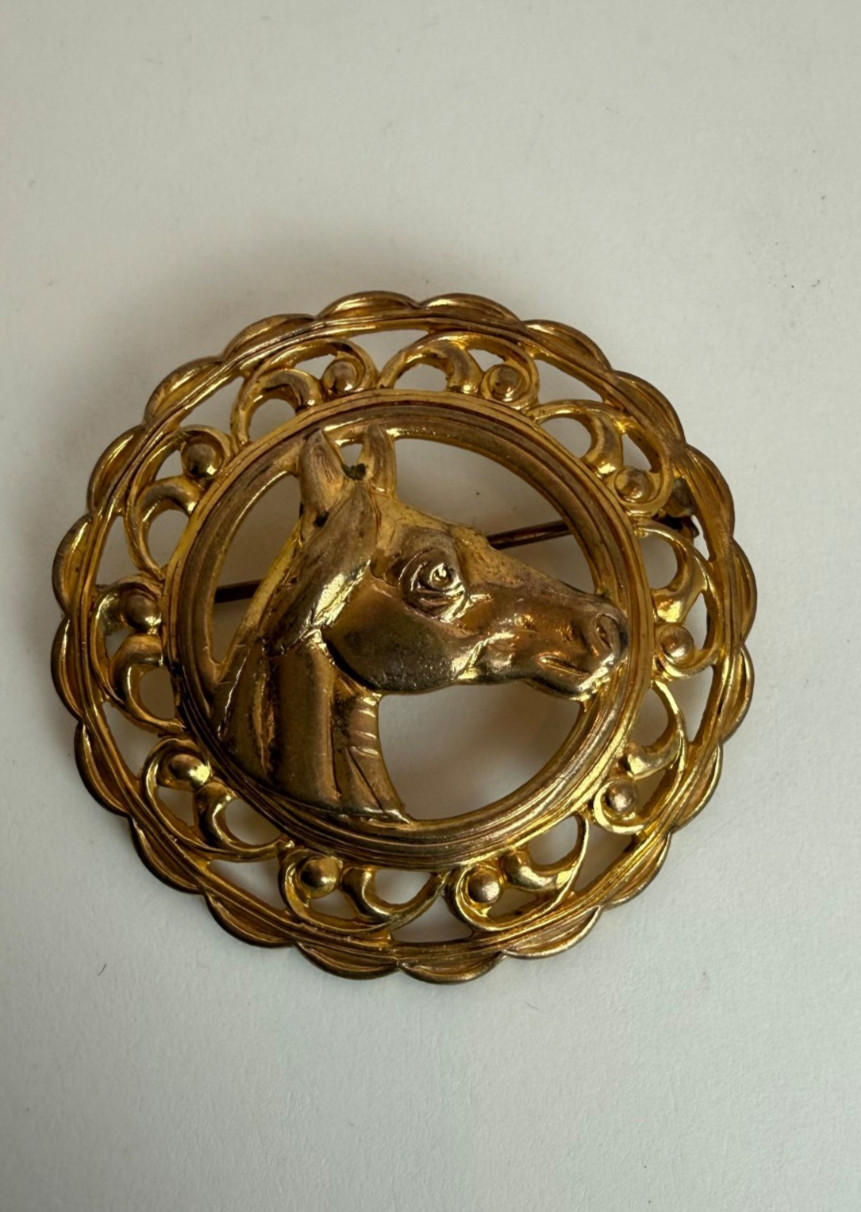 Vintage Gold Tone Horse Head Brooch Openwork Oval Equestrian Pin