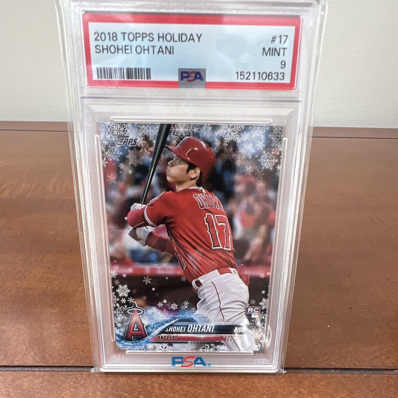Topps 2018 Holiday Shohei Ohtani RC PSA 9 Los Angeles Angels #17 view 3