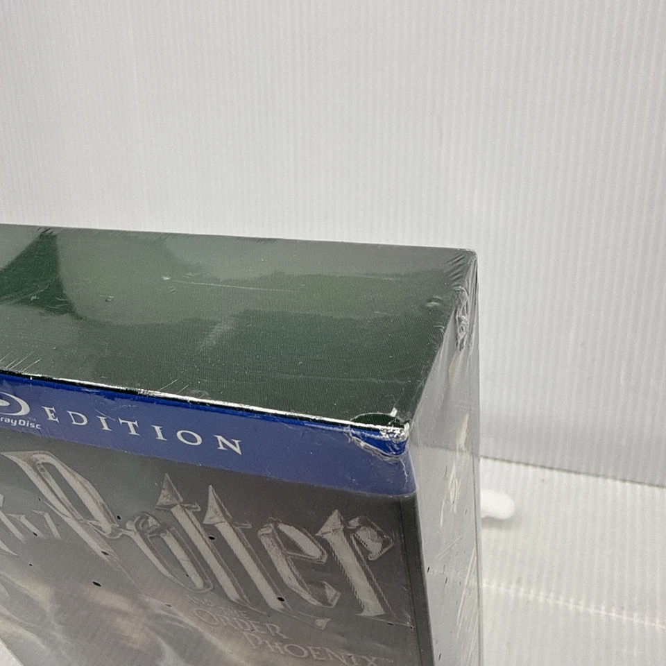 Harry Potter and the Order of the Phoenix  Ultimate Edition Blu-ray - New - Image 3 of 4