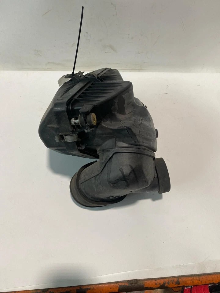 Used Air Cleaner Assembly fits: 2013 Honda Odyssey  Grade B - Image 3 of 4