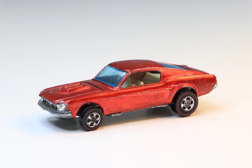 Hot Wheels Redline 1968 Custom Mustang Spectraflame Red HK White Interior Rare - Image 3 of 4