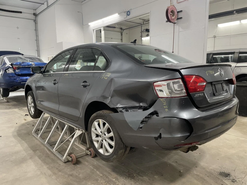 Used Front Left Seat Belt Front fits: 2014 Volkswagen Jetta bucket seat Sdn driv Foto 2 de 4