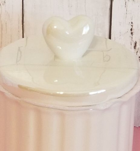 2025 Target Bullseye Round White Iridescent Ceramic Canister Candy Jar Heart NEW - Picture 5 of 6