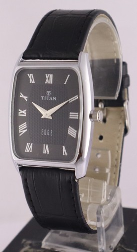 Beautiful Titan Edge Men Roman Index Black Dial Quartz All Working Wristwatch - Picture 3 of 7