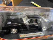 1963 Studebaker car Avanti 1:18 Signature Models diecast