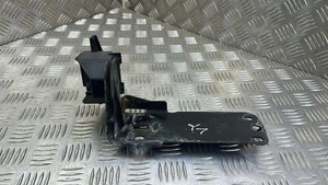 BMW 3 E90 Kühlerhalter 51647117811 2.00 Diesel 2011 31828805