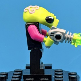 LEGO: Alien Pilot (AC002) - From Alien Conquest Set 7052 (2011) - RETIRED! HTF!