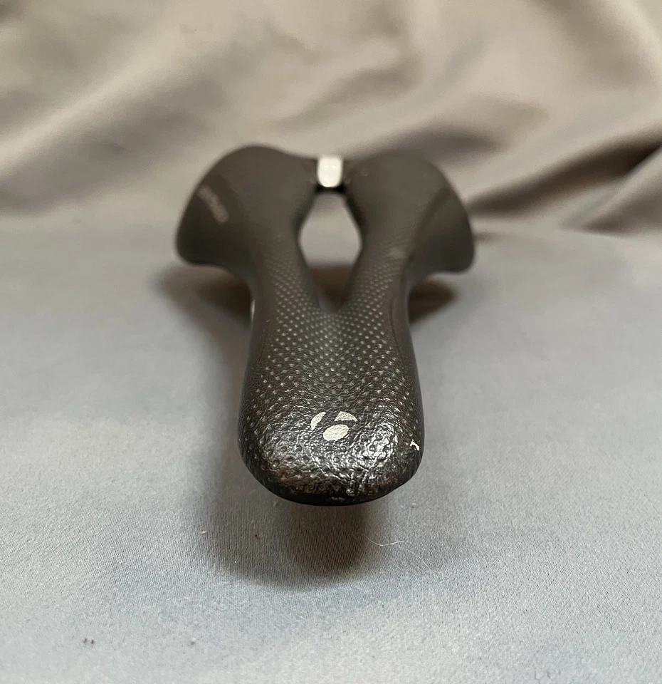 Sillín de bicicleta Bontrager AJNA Elite para mujer 144 mm 7 x 7 rieles Ti huecos 216 g negro Foto 3 de 4