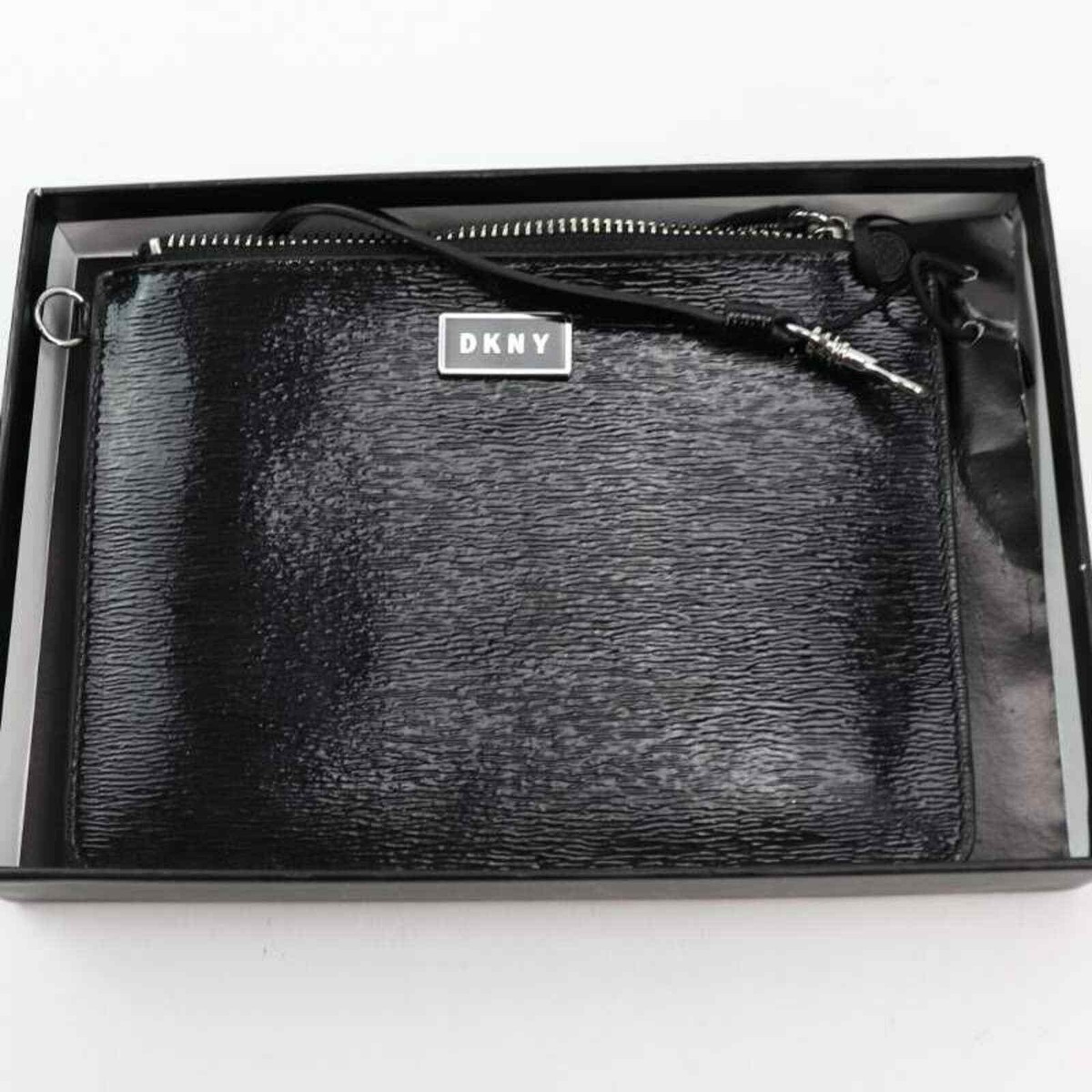DKNY Womens Gigi Wristlet Black Zipper Wallet Bag New