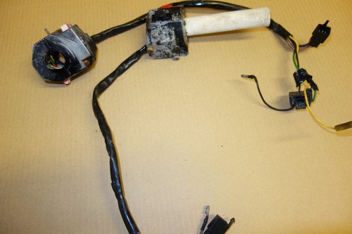 Yamaha TZR250 TZR 1KT 2MA Juego de interruptores de control de luz DAÑADO - Imagen 3 de 9