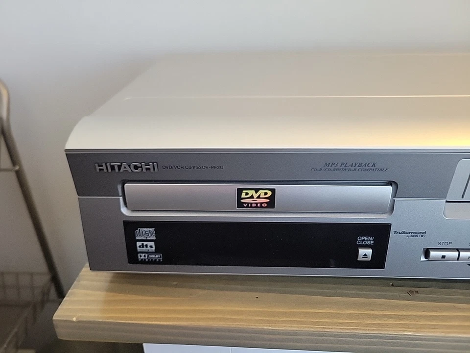 HITACHI DVD/VCR COMBO MP3 PLAYBACK MODEL DV-PF2U NO REMOTE TESTED - Image 3 of 4