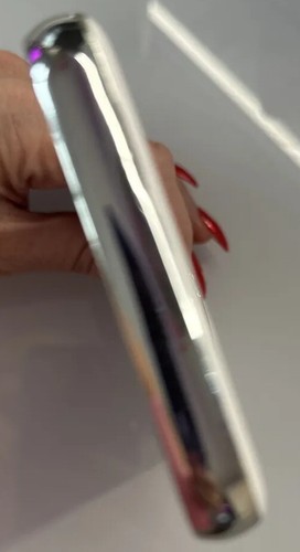 Funda rígida delgada Moshi iGlaze para iPhone 11 Pro Max con soporte para dedos de calavera blanca - Imagen 7 de 10