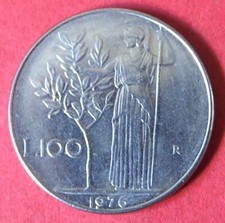 ITALY  VERY COLLECTABLE VINTAGE 1976 PRE EURO 100 LIRA COIN IN VERY HIGH GRADES