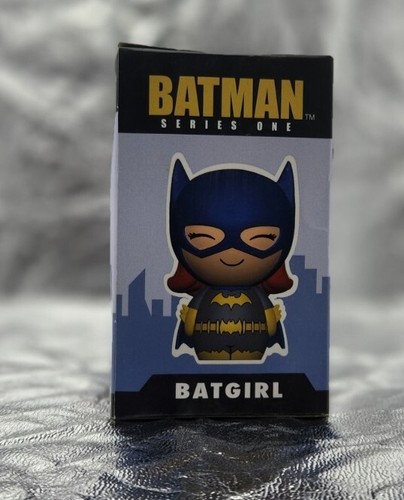 #027 Batgirl Dorbz Batman Serie Uno - Imagen 4 de 6