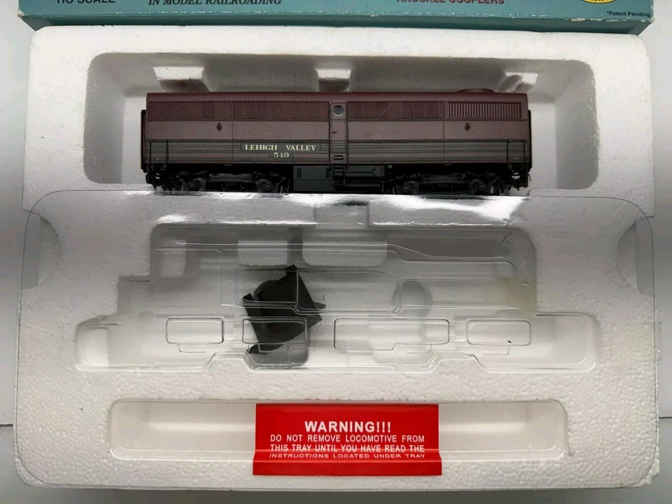 Proto 2000 Life-Like HO #549 Lehigh Valley DCC FB1 Diesel Loco Unit B - Image 3 of 4