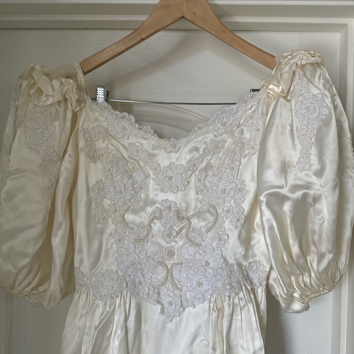 Classic Vintage White Ivory Pearl Wedding Dress With Built In Train S Small S12 - Picture 2 of 9
