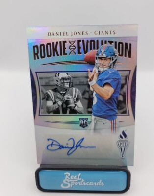 2019 Panini Passing The Torch Daniel Jones Auto #31/50 Rookie Evolution!!!  
