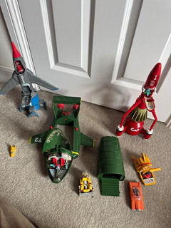 Vintage Thunderbirds collection items. VALUE OF OVER £115