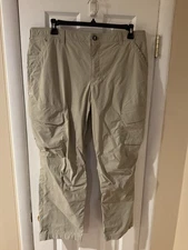 Under Armour Men’s Beige Cargo Pants 42x30 Outdoor Hiking Fishing Utility Loose