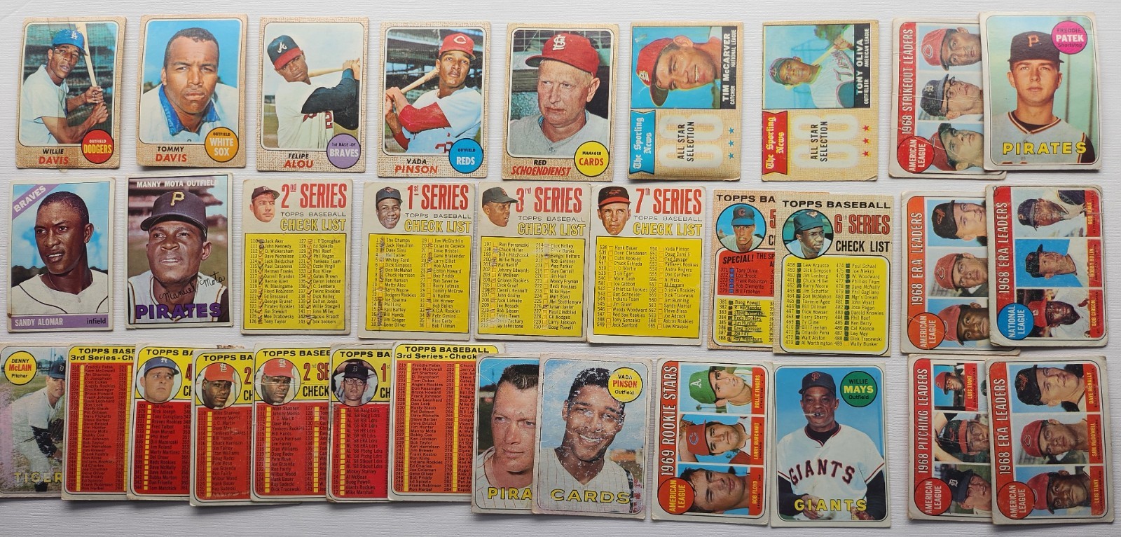 HUGE 1965 - 1969 TOPPS BASEBALL CARD (1200)  Commons w MAYS + FINGERS RC POOR