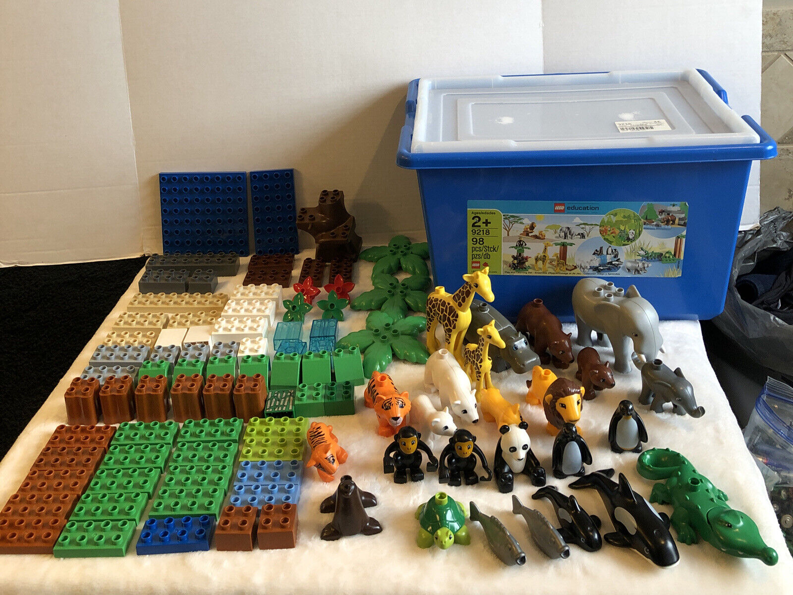 Lego Duplo Education Dacta Wild Animals Set #9218 Complete Blue Tub with Lid