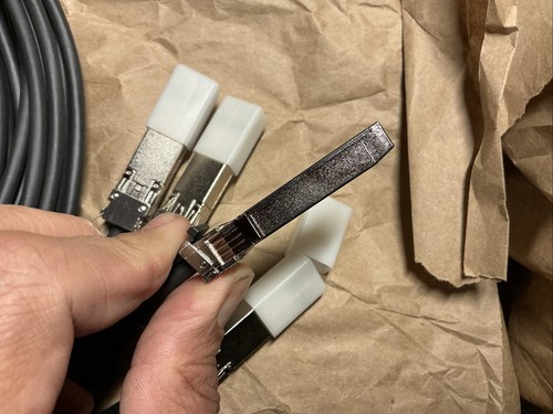 New Arista Compatible CAB-Q-S-5M QSFP to 4SFP+ 5m Breakout Cable - Picture 8 of 10