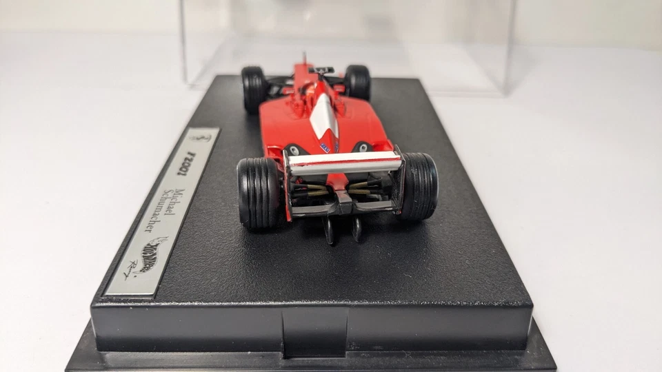 Miniature Hot Wheels Racing 1/43 : FERRARI - F2001 Michael Schumacher - Photo 4/4