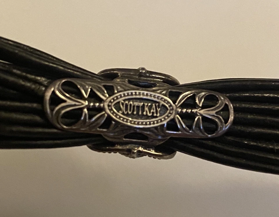 Pulsera de circonita cúbica de plata con cruz ornamentada envoltura de cuero firmada por Scott Kay 6,5 pulgadas Foto 4 de 4