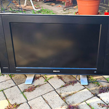 Philips 26PF3321/12 LCD Fernseher 32 Zoll Schwarz 720p HD mit Standfuß SCART
