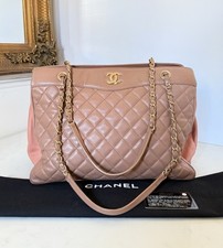 Chanel Quilted Lambskin Leather Shoulder Bag with Gold Hardware Authentic
