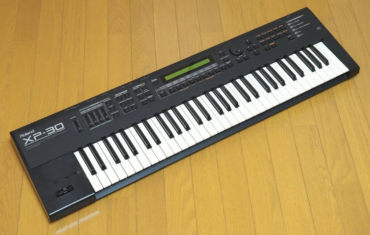 Roland XP-30 シンセサイザー 61鍵＋拡張音源ボード2枚付き Roland XP-30 64 Voice Expandable Synthesizer - 61 Key Keyboard