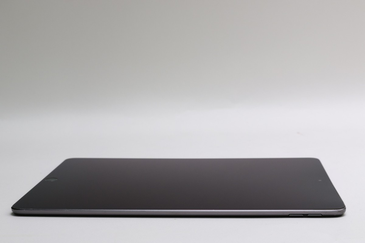 Read! iPad Air 3rd Gen, 64GB, Wi-Fi, Space Gray, MUUJ2LL/A 10.2