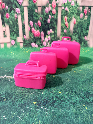 CTB Vintage Barbie 1960 s Plastic Samsonite Like Hot Pink 4-PC Set Suitcases