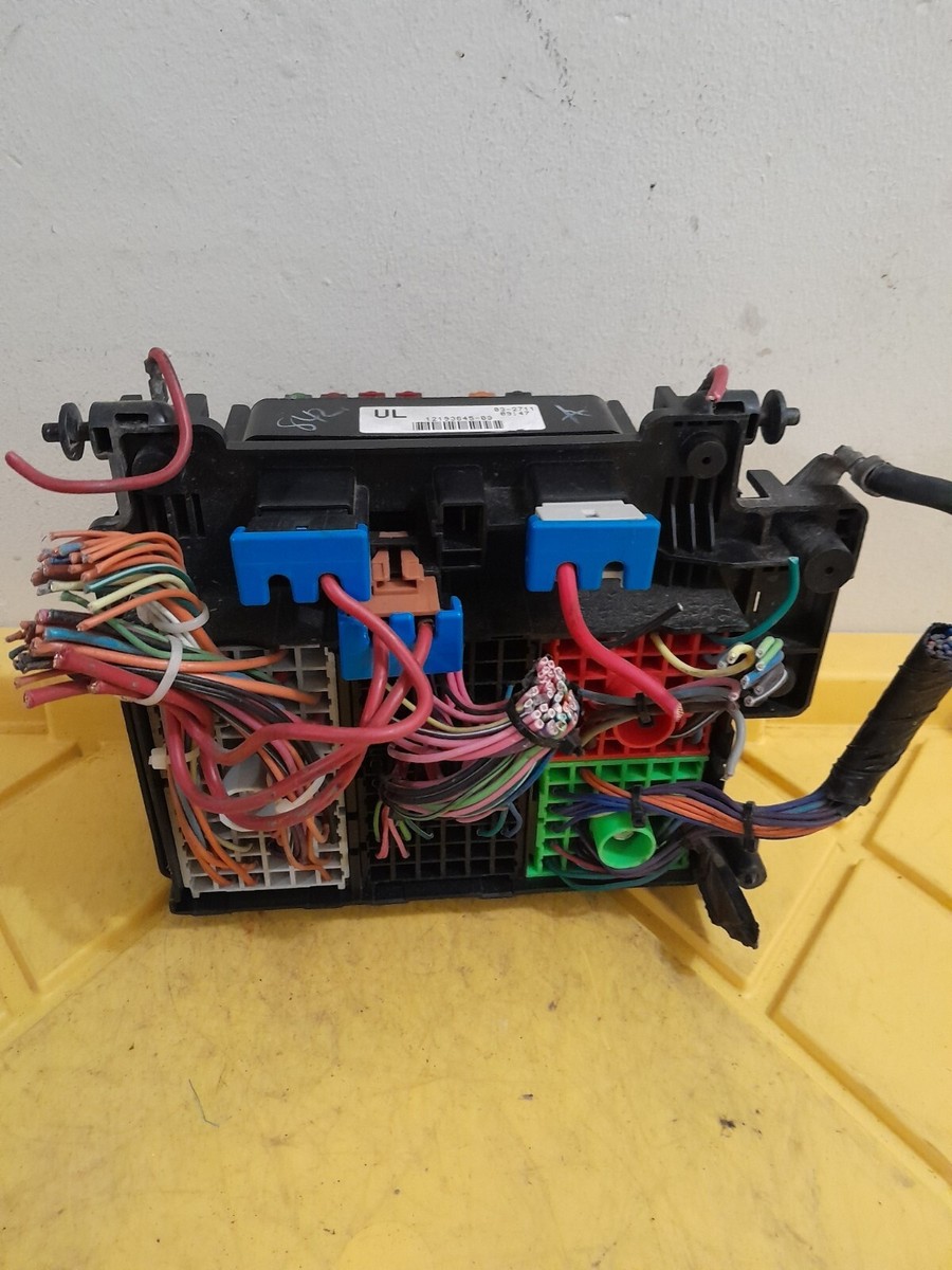 2002 GMC Yukon Fuse Box