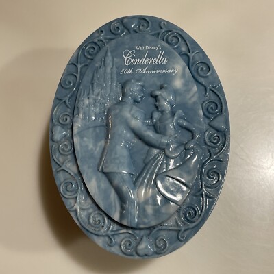 Walt Disneys Cinderella Collector Watch 1970 main image 4