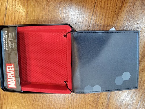 NWT Marvel The Punisher or 4 Heroes Slimfold Wallet & Collector Tin MSRP $ 40 - Picture 5 of 8