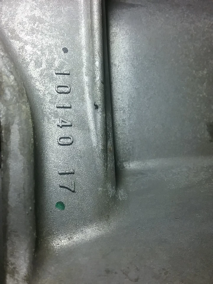 Toyota Prius 2010-2015 cárter de aceite de motor superior 2ZRFE híbrido 1,8 L 4 cilindros Foto 2 de 4