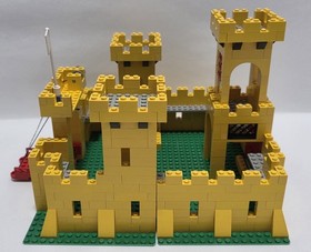 LEGO 375 - 2 Castle Nearly Complete - Missing 7 Parts & Some Stickers - 1978