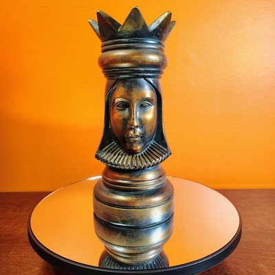 Vintage Gothic Queen Chess Statue - Oversized 8'' Resin Bust Chess Decor