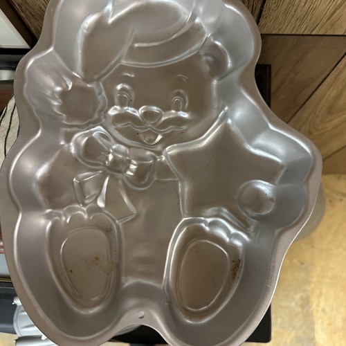 Wilton Bear Cake Pan Used Once