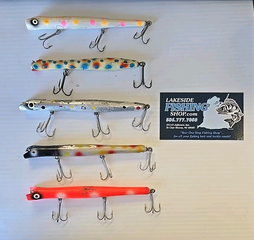 1996 antique fishing lure calendar Tackle Countdown THE ENCYCLOPEDIA OF OLD FISHING LURES MADE IN NORTH AMERICA is the first publication with extensive history and patent information on old lure makers and the first to include extensive coverage on Canadian lure makers Vintage How many