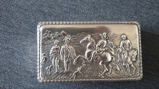 Hallmarked decorative silver snuff box